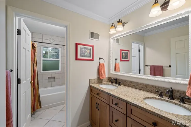 $1,200,000 | 29 A Chapel Hill Estates Drive, Town and Country, MO 63131