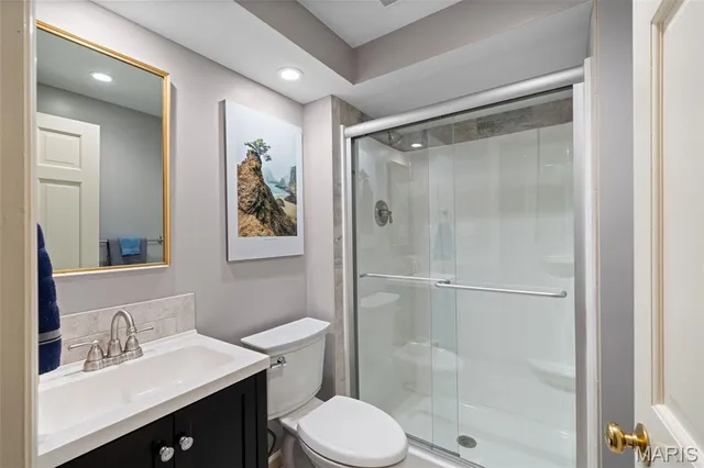 $1,200,000 | 29 A Chapel Hill Estates Drive, Town and Country, MO 63131