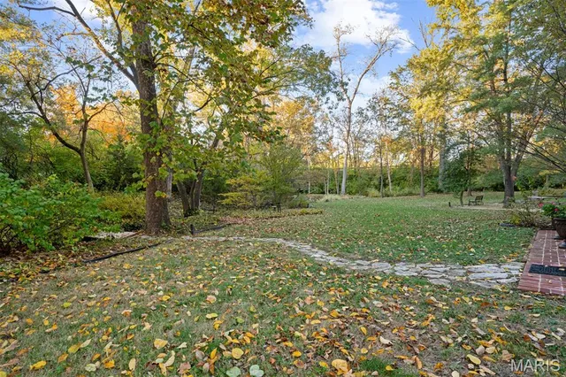 $1,200,000 | 29 A Chapel Hill Estates Drive, Town and Country, MO 63131