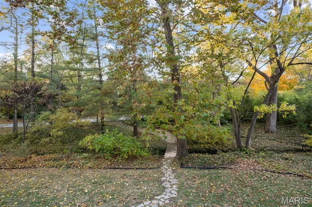 $1,200,000 | 29 A Chapel Hill Estates Drive, Town and Country, MO 63131