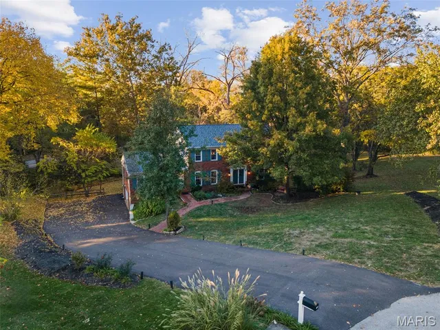 $1,200,000 | 29 A Chapel Hill Estates Drive, Town and Country, MO 63131