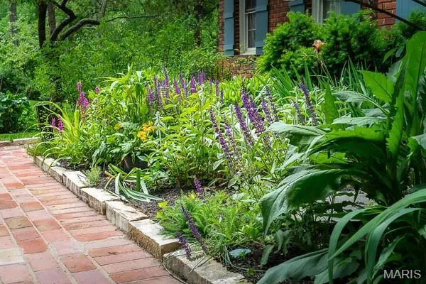 $1,200,000 | 29 A Chapel Hill Estates Drive, Town and Country, MO 63131