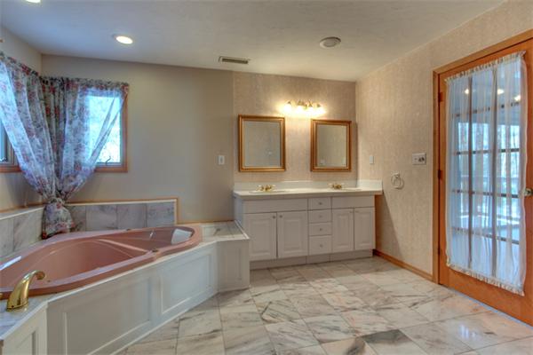755 Reservoir Road Lunenburg, MA 01462 - Photo 23 of 30