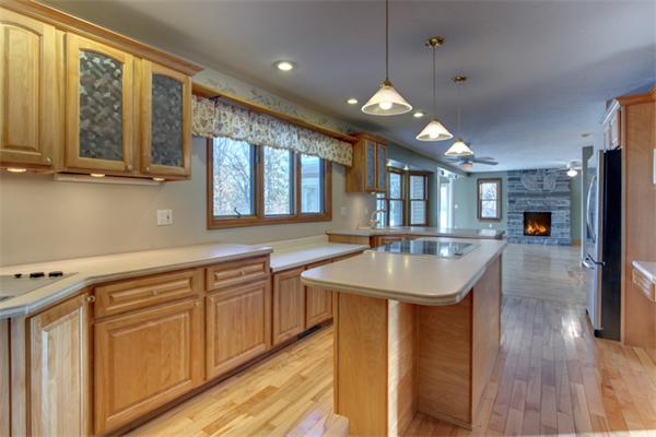 755 Reservoir Road Lunenburg, MA 01462 - Photo 5 of 30