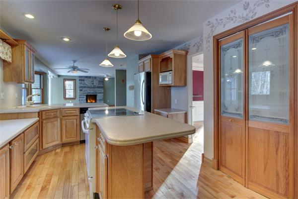 755 Reservoir Road Lunenburg, MA 01462 - Photo 6 of 30