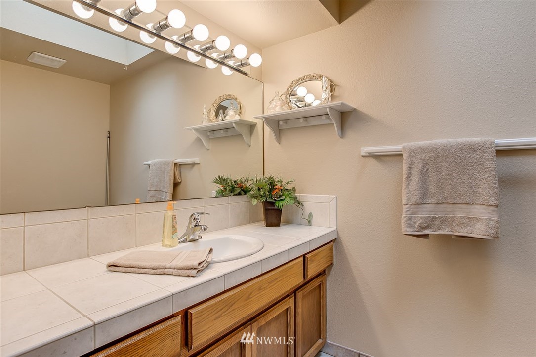 15544 Southeast 175th Court Renton, WA 98058 - Photo 14 of 25 Gallery Image 14