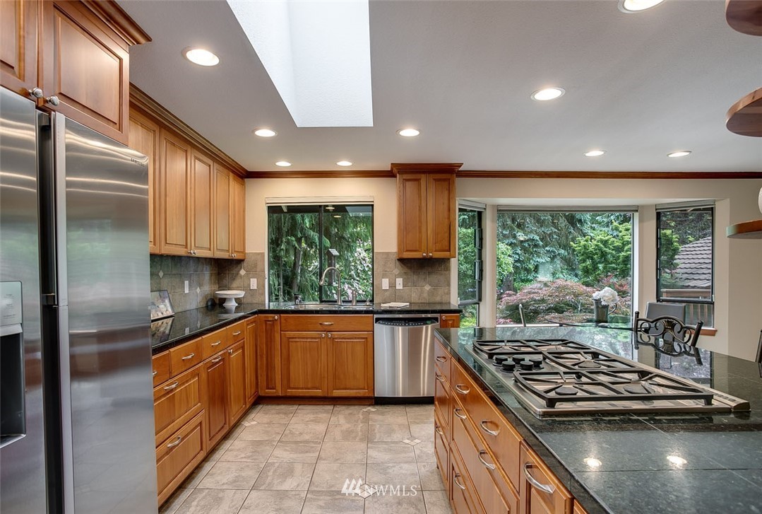 15544 Southeast 175th Court Renton, WA 98058 - Photo 8 of 25 Gallery Image 8