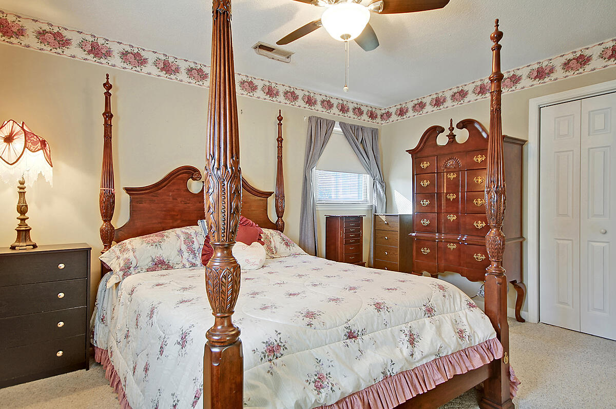 8217 Greenridge Road North Charleston, SC 29406 - Photo 18 of 31 CREM_8217 Greenridge_028
