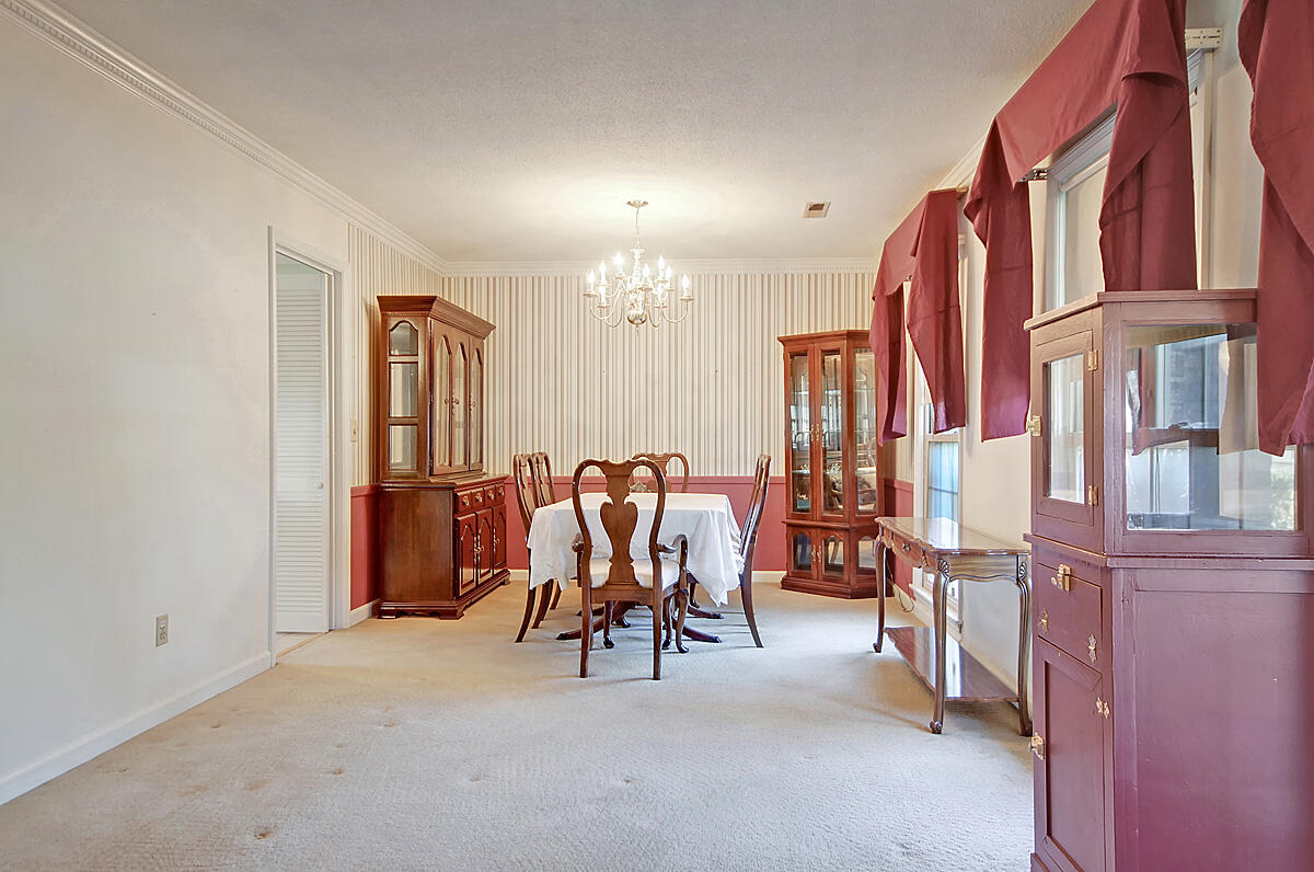 8217 Greenridge Road North Charleston, SC 29406 - Photo 6 of 31 CREM_8217 Greenridge_012