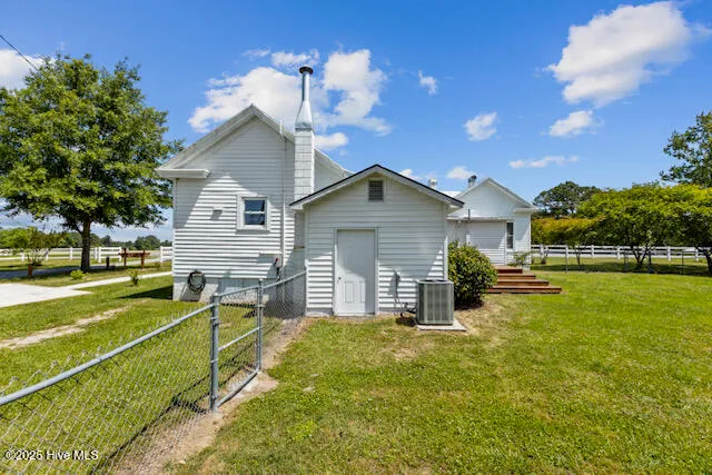$2,100 | 801 Highway 33, Chocowinity, NC 27817