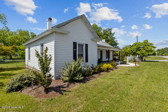 $2,100 | 801 Highway 33, Chocowinity, NC 27817