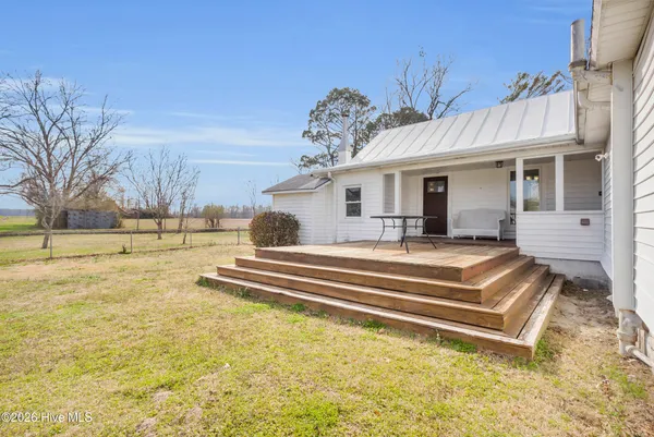 $2,100 | 801 Highway 33, Chocowinity, NC 27817