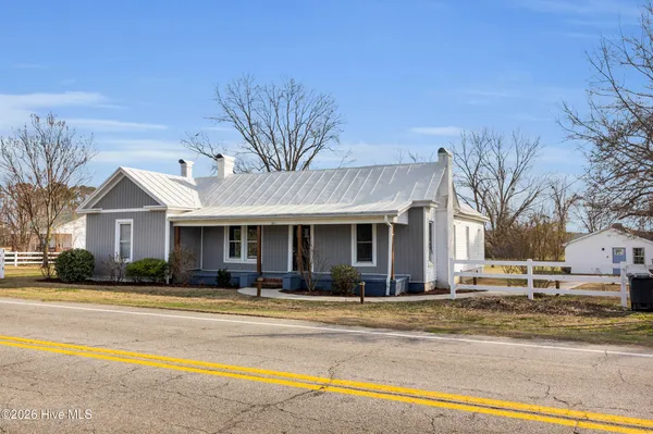 $2,100 | 801 Highway 33, Chocowinity, NC 27817