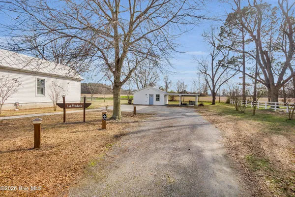 $2,100 | 801 Highway 33, Chocowinity, NC 27817