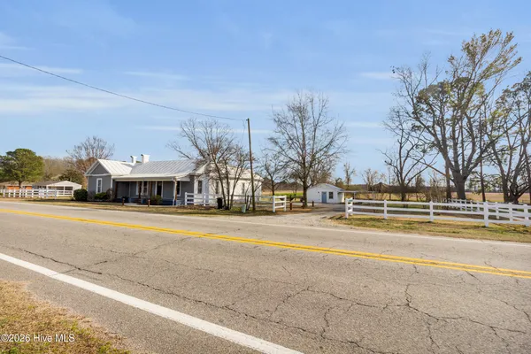 $2,100 | 801 Highway 33, Chocowinity, NC 27817