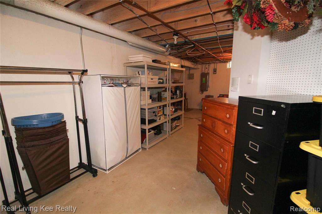 1081 Chesapeake Rochester Hills, MI 48307 - Photo 75 of 80