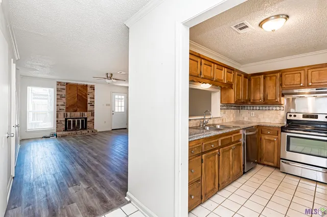 $1,475 | 9821 Siegen Lane, Unit 9821, Baton Rouge, LA 70810