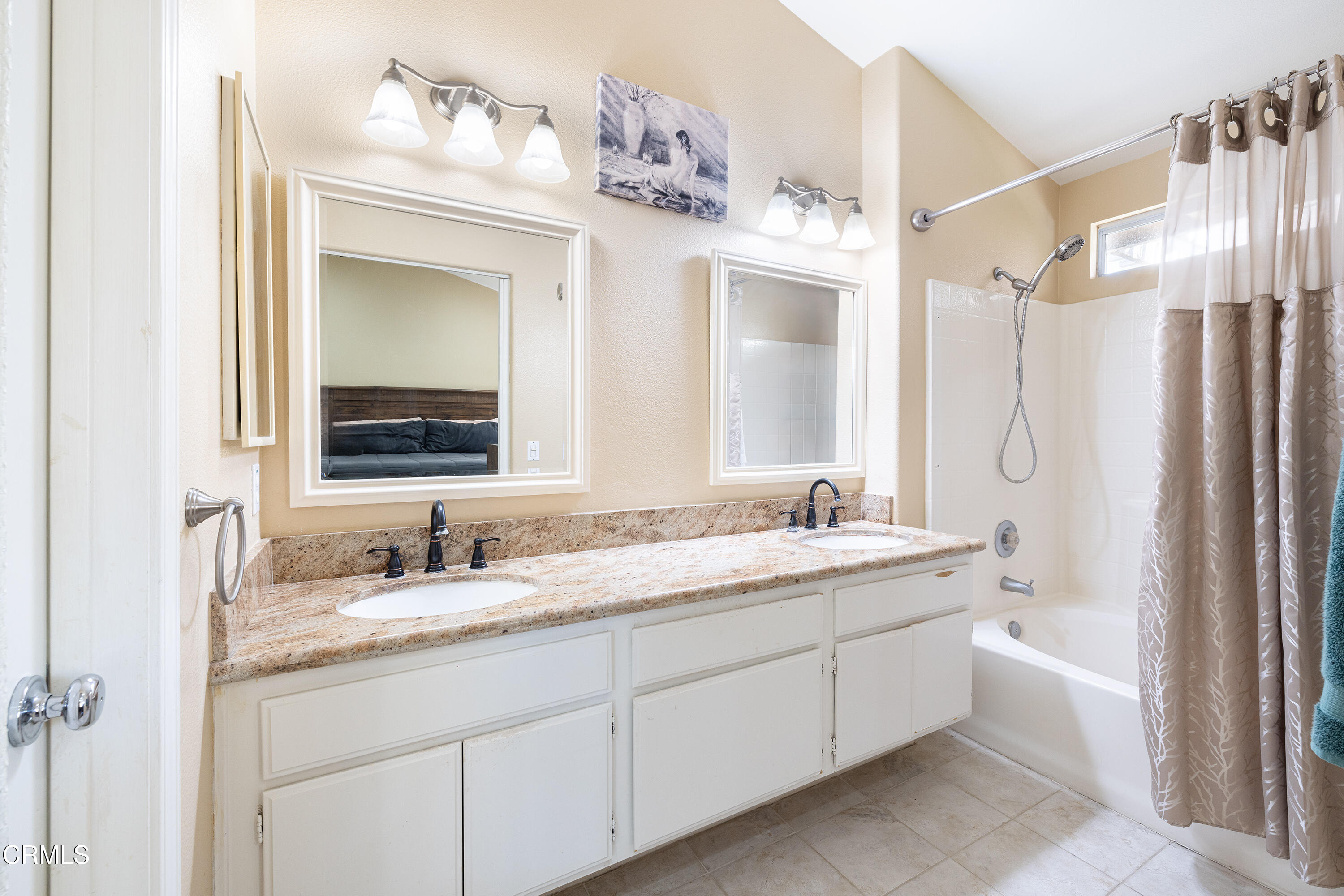 740 Sara Drive Oxnard, CA 93030 - Photo 10 of 28 Sara15