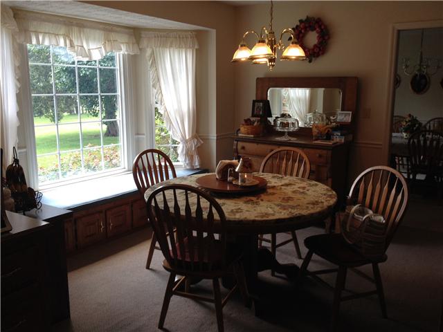 516 Locust Grove Road Watertown, TN 37184 - Photo 11 of 20 Eat in area, with bay window