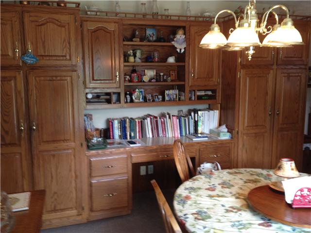 516 Locust Grove Road Watertown, TN 37184 - Photo 12 of 20 Eat in area, built in cabinets