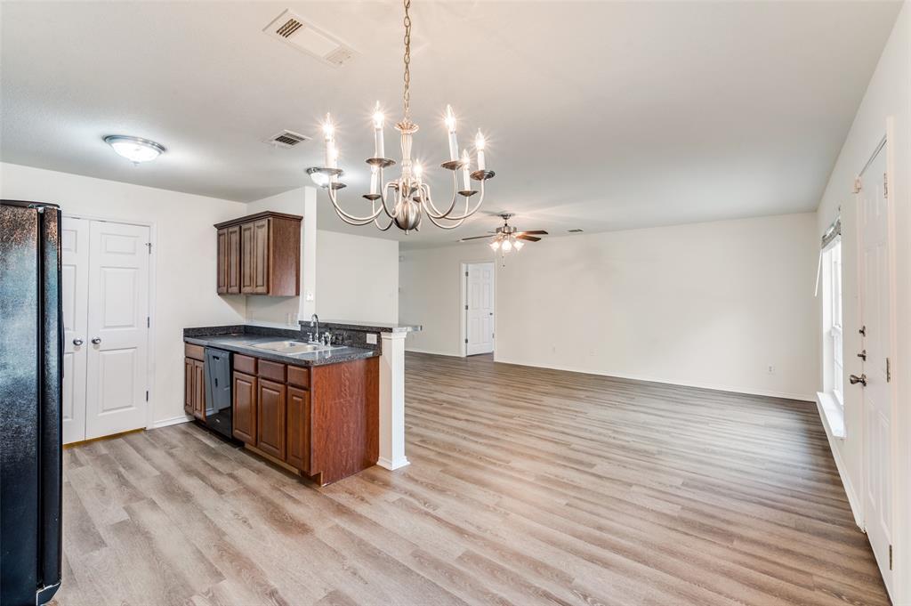 1012 Barbara Street Denton, TX 76209 - Photo 5 of 23