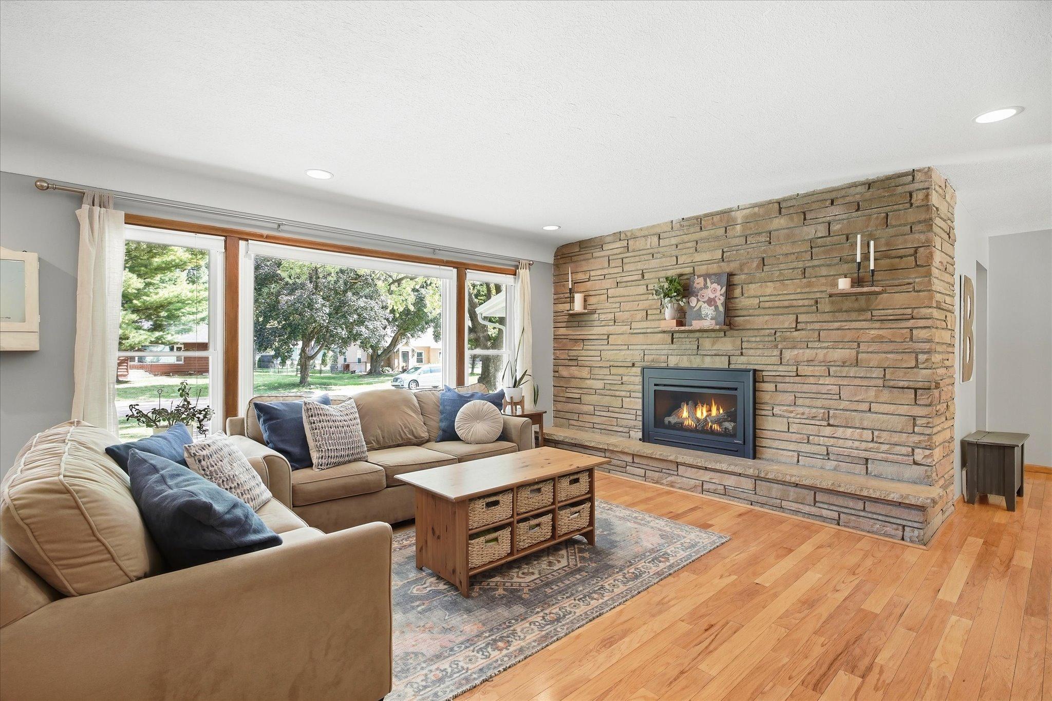 2209 Midlothian Road Roseville, MN 55113 - Photo 6 of 50 Gallery Image 6
