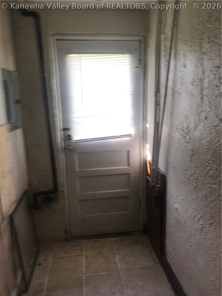 205 Loma Road Charleston, WV 25314 - Photo 2 of 7 Gallery Image 2