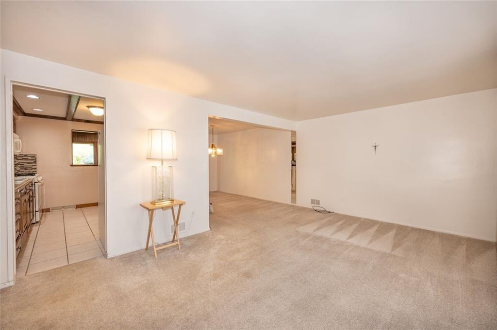 1342 Cathell Road Pittsburgh, PA 15236 - Photo 15 of 31 a view of an empty room