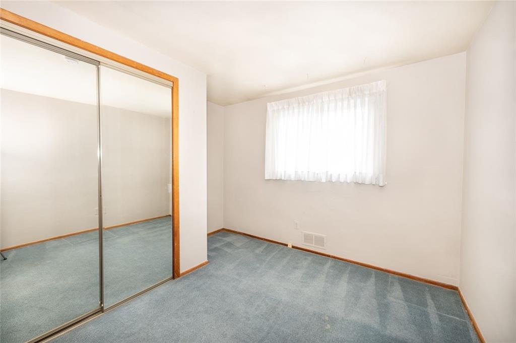 1342 Cathell Road Pittsburgh, PA 15236 - Photo 27 of 31 an empty room with a window