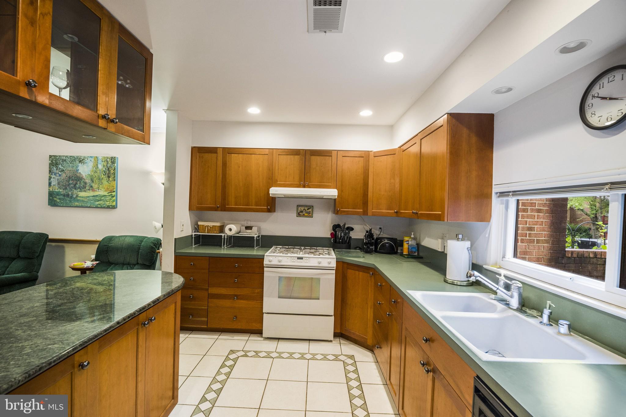 11792 Indian Ridge Road Reston, VA 20191 - Photo 8 of 31