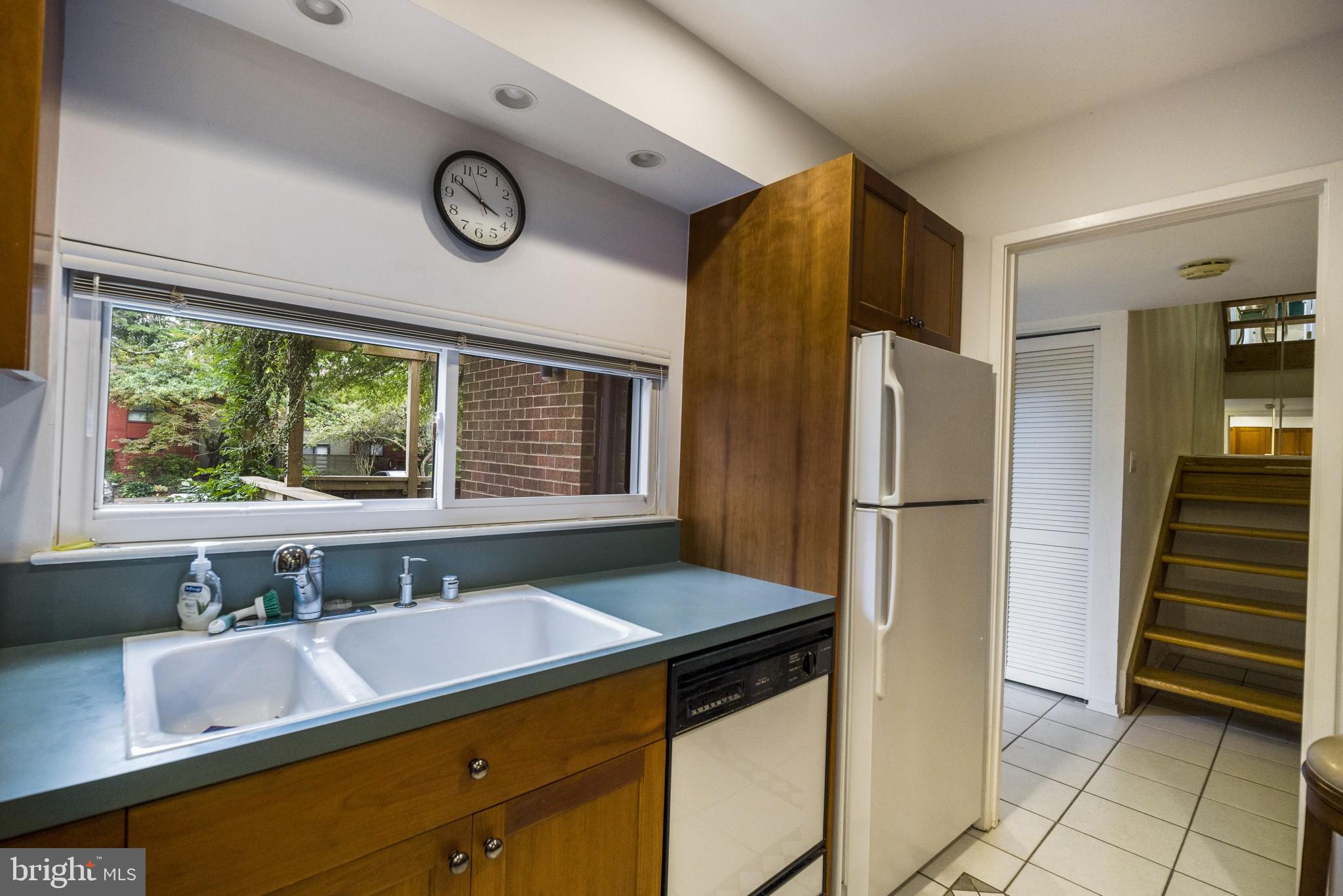 11792 Indian Ridge Road Reston, VA 20191 - Photo 9 of 31