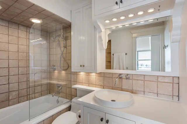 $400,000 | 3440 North Lake Shore Drive, Unit 5A, Chicago, IL 60657