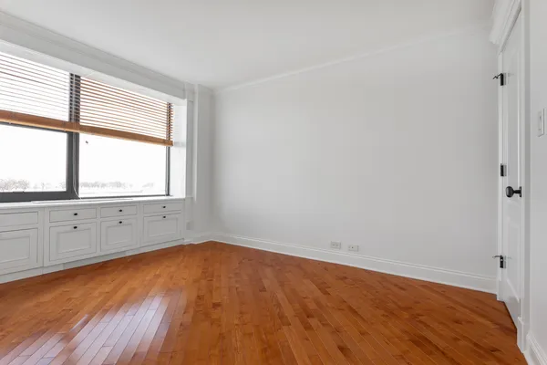 $388,000 | 3440 North Lake Shore Drive, Unit 5A, Chicago, IL 60657