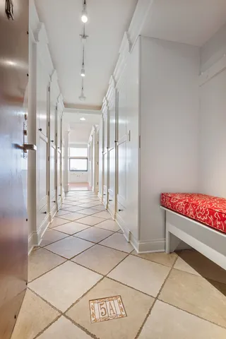 $400,000 | 3440 North Lake Shore Drive, Unit 5A, Chicago, IL 60657