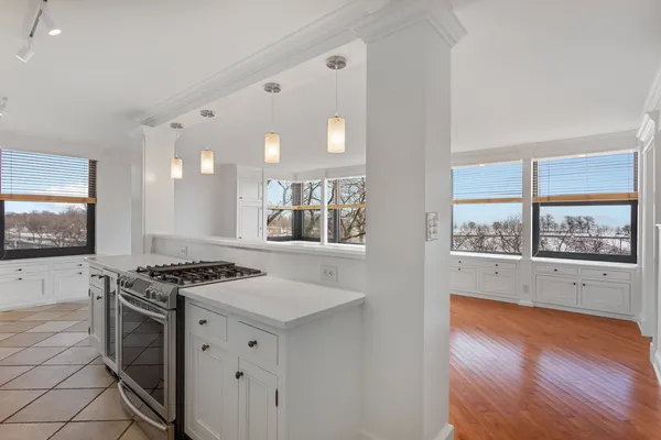 $388,000 | 3440 North Lake Shore Drive, Unit 5A, Chicago, IL 60657