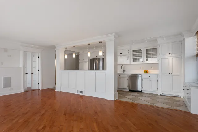 $400,000 | 3440 North Lake Shore Drive, Unit 5A, Chicago, IL 60657