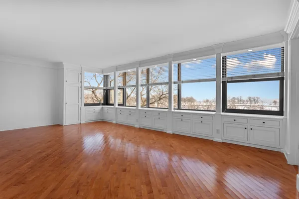 $388,000 | 3440 North Lake Shore Drive, Unit 5A, Chicago, IL 60657