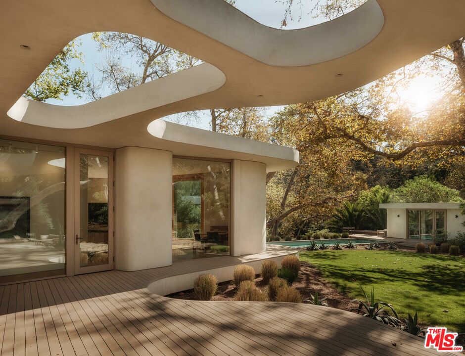 800 Brooktree Road Pacific Palisades, CA 90272 - Photo 10 of 27