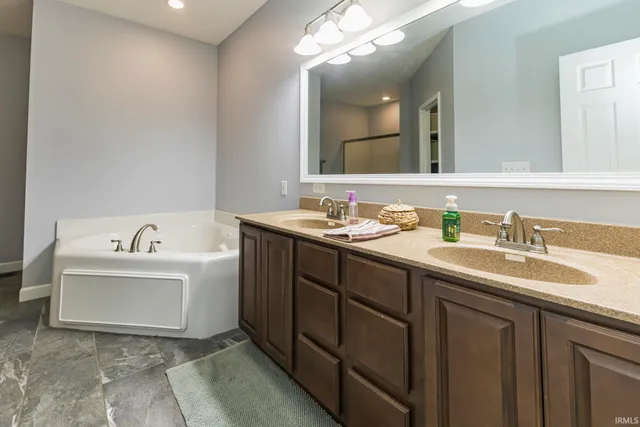 $599,000 | 413 South Bridgewater Lane, Muncie, IN 47304