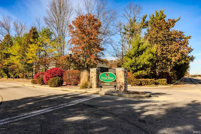 $599,000 | 413 South Bridgewater Lane, Muncie, IN 47304