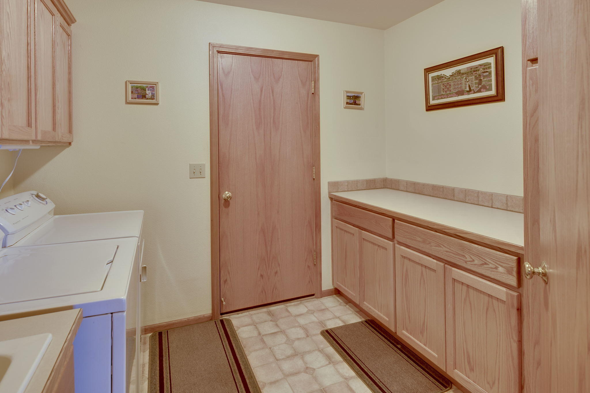 15939 Old Mill Road La Pine, OR 97739 - Photo 34 of 53 Laundry room