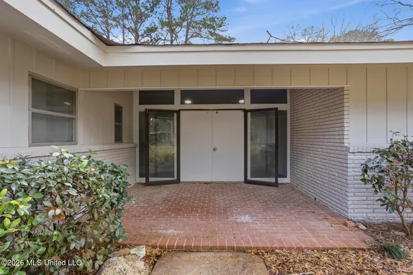 $289,000 | 704 North Kathy Circle, Canton, MS 39046