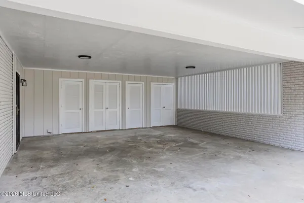$289,000 | 704 North Kathy Circle, Canton, MS 39046