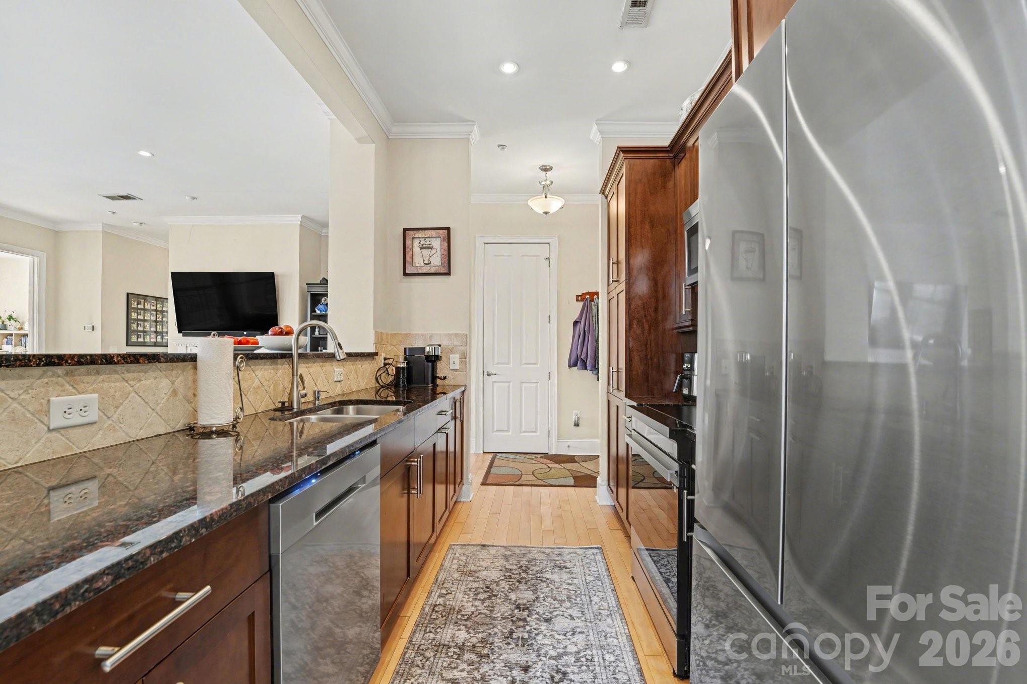 5425 Closeburn Road, Unit 210 Charlotte, NC 28210 - Photo 4 of 17