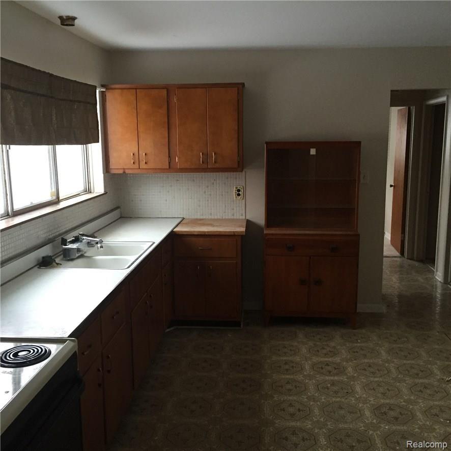 14574 Inkster Road Romulus, MI 48174 - Photo 2 of 11 image.jpeg