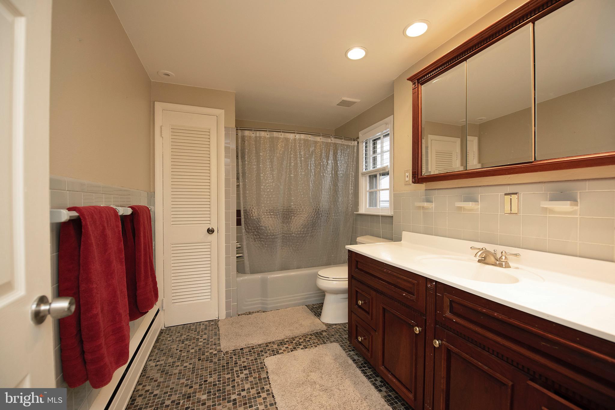 625 Upper Weadley Road Wayne, PA 19087 - Photo 18 of 25 Full Bath