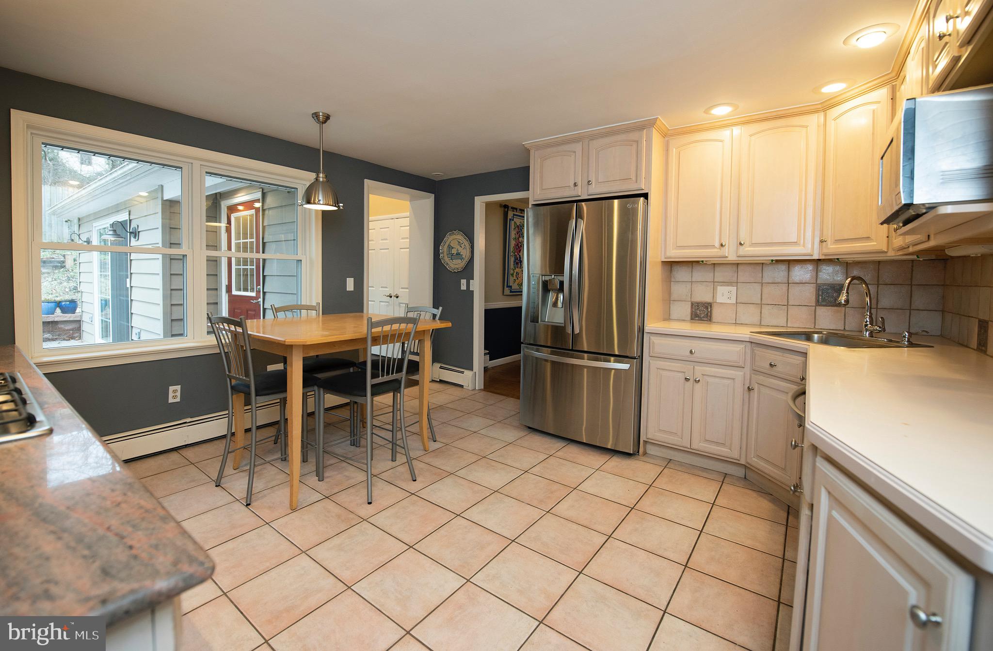 625 Upper Weadley Road Wayne, PA 19087 - Photo 6 of 25 Kitchen