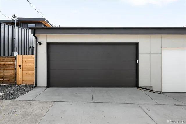 a view of a garage