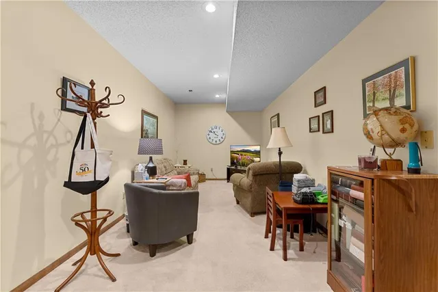 $319,999 | 1629 Northeast Whitestone Drive, Lee's Summit, MO 64086