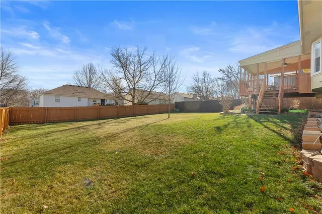 $319,999 | 1629 Northeast Whitestone Drive, Lee's Summit, MO 64086